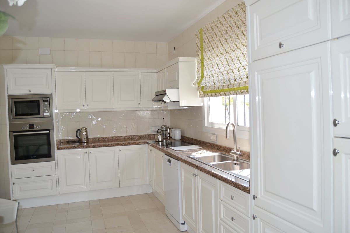 4 bedroom Villa for holiday rental in El Chaparral with pool - € 7,000 (Ref: 5413991)