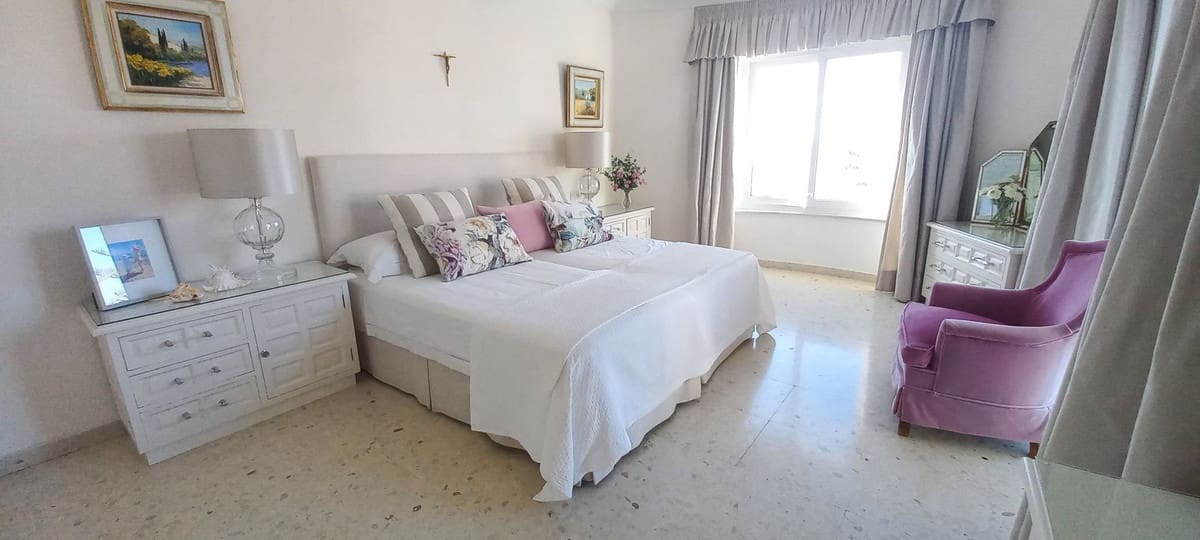 4 bedroom Villa for holiday rental in El Chaparral with pool - € 7,000 (Ref: 5413991)