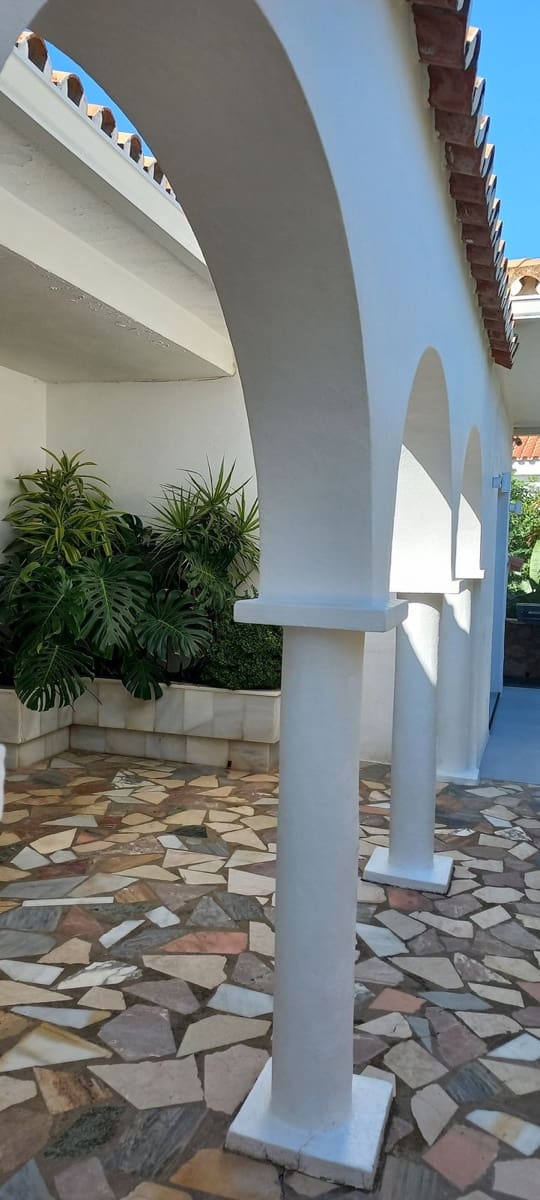 4 bedroom Villa for holiday rental in El Chaparral with pool - € 7,000 (Ref: 5413991)