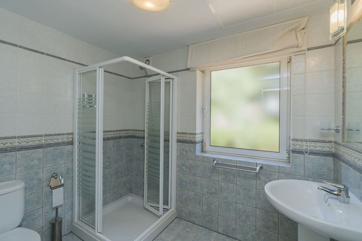 5 sypialnia Willa na sprzedaż w Valtocado z basenem garażem - 1 375 000 € (Ref: 6079927)