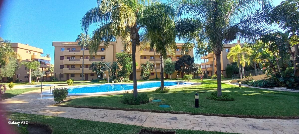 1 slaapkamer Penthouse voor vakantieverhuur in La Cala de Mijas met zwembad - € 700 (Ref: 7629578)