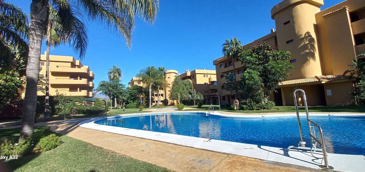 1 slaapkamer Penthouse voor vakantieverhuur in La Cala de Mijas met zwembad - € 700 (Ref: 7629578)