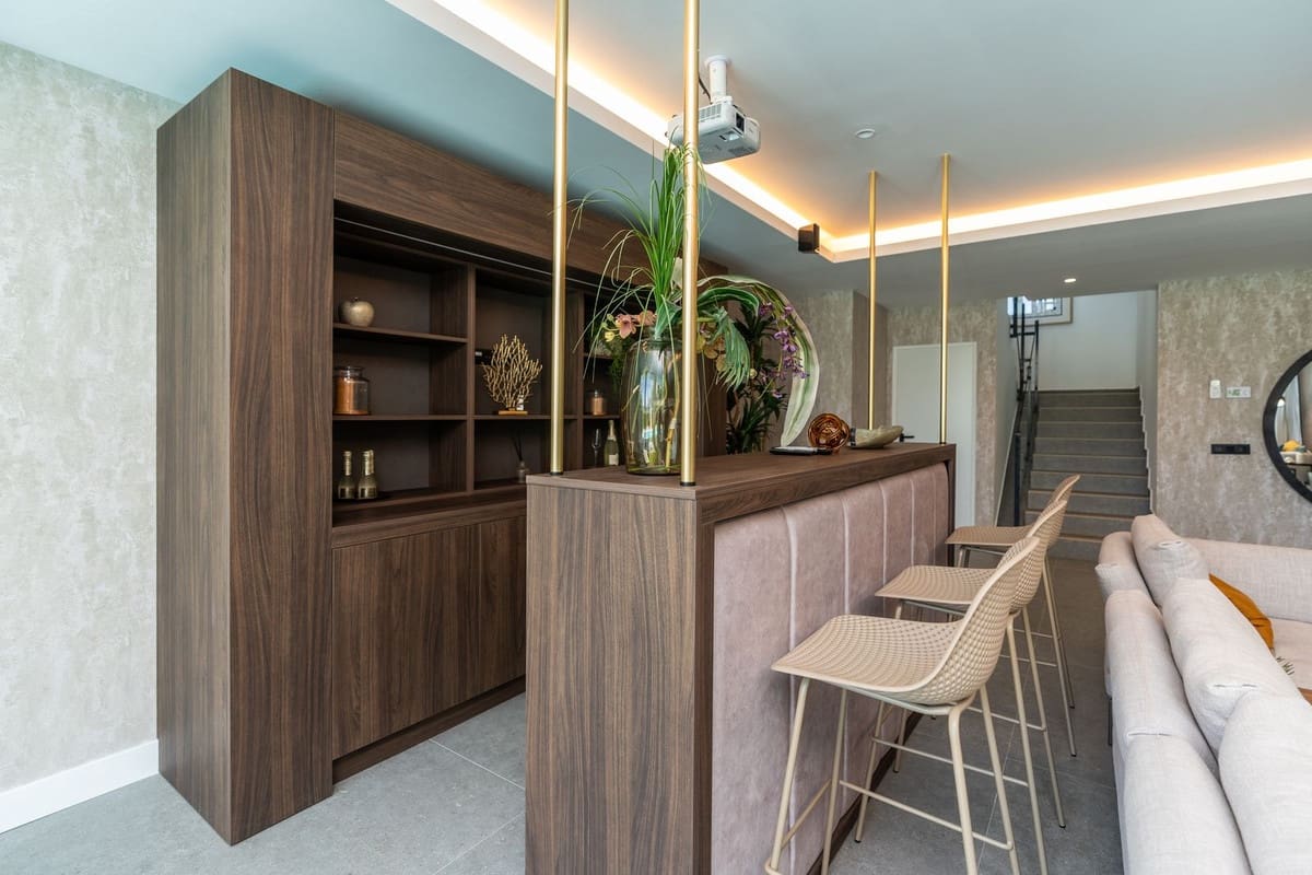 4 sypialnia Willa na sprzedaż w La Cala Golf z basenem garażem - 1 150 000 € (Ref: 8983882)