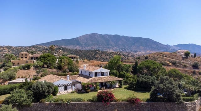 4 soverom Villa til salgs i La Cala de Mijas, Mijas med svømmebasseng garasje - € 1 650 000 (Ref: 9109820)