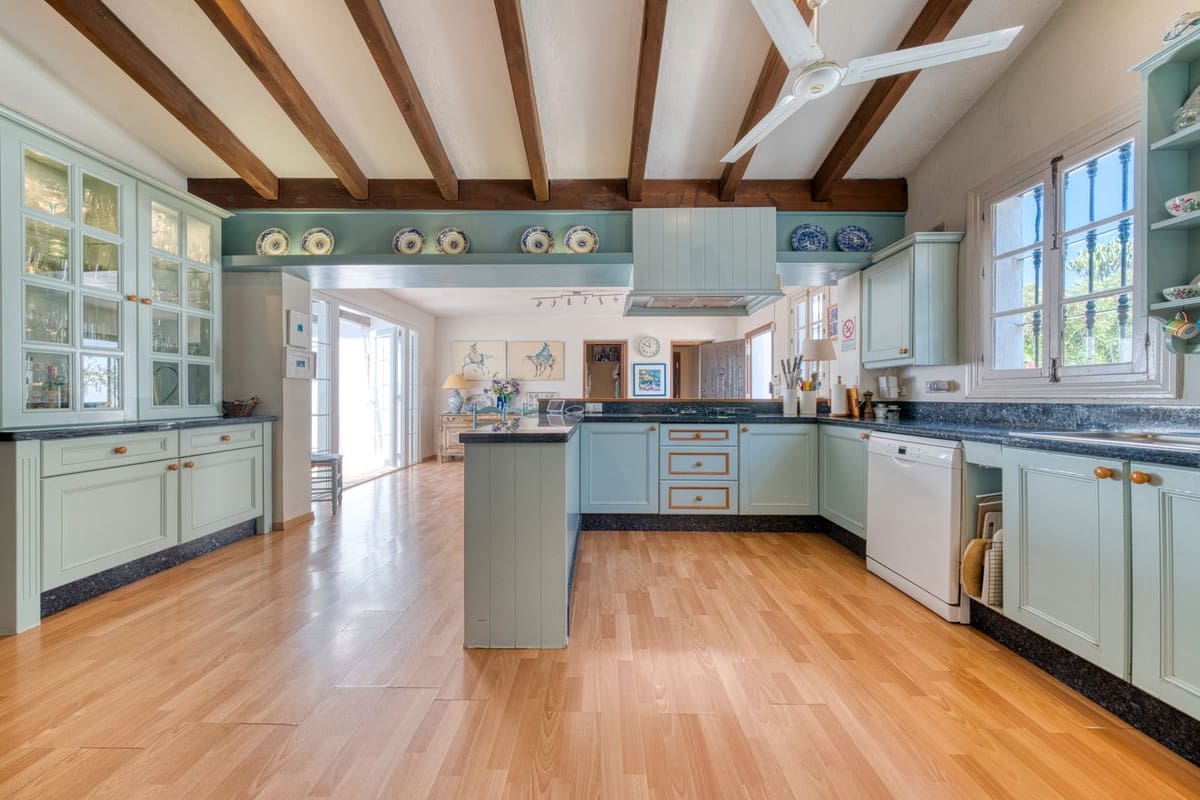 4 Zimmer Villa zu verkaufen in La Cala de Mijas mit Pool Garage - 1.650.000 € (Ref: 9109820)