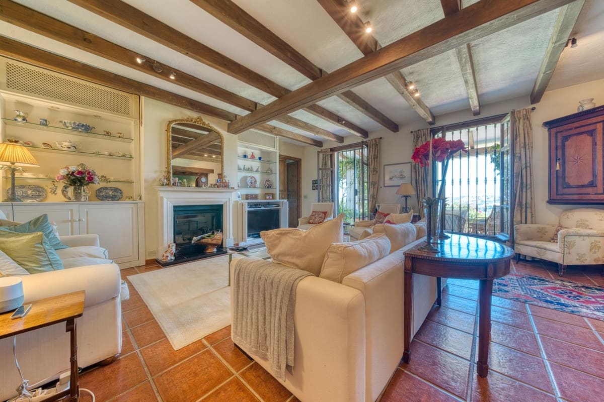 4 Zimmer Villa zu verkaufen in La Cala de Mijas mit Pool Garage - 1.650.000 € (Ref: 9109820)
