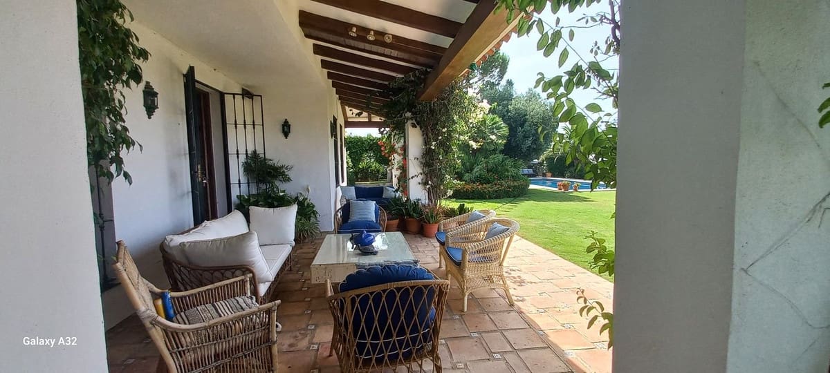 4 Zimmer Villa zu verkaufen in La Cala de Mijas mit Pool Garage - 1.650.000 € (Ref: 9109820)