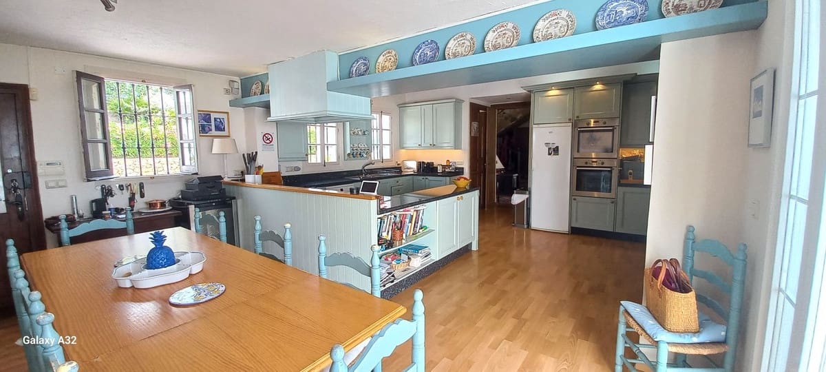 4 Zimmer Villa zu verkaufen in La Cala de Mijas mit Pool Garage - 1.650.000 € (Ref: 9109820)