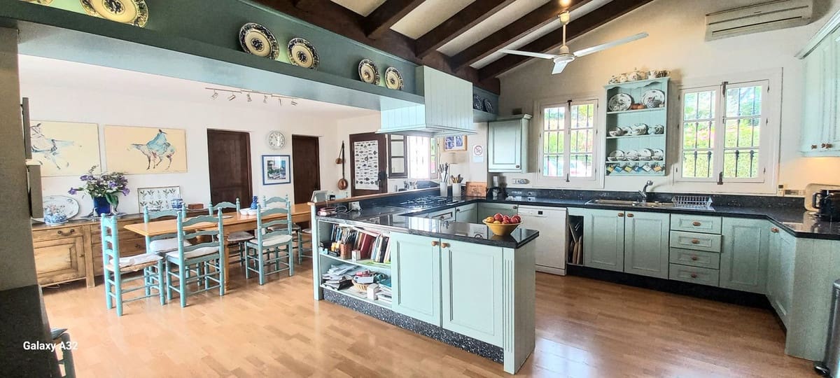 4 Zimmer Villa zu verkaufen in La Cala de Mijas mit Pool Garage - 1.650.000 € (Ref: 9109820)