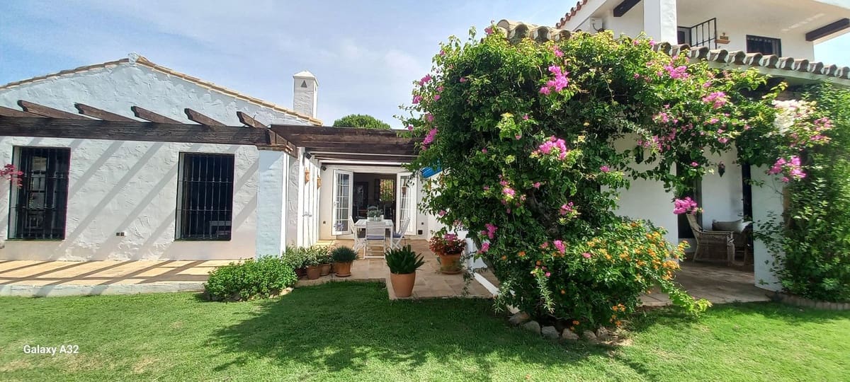 4 Zimmer Villa zu verkaufen in La Cala de Mijas mit Pool Garage - 1.650.000 € (Ref: 9109820)