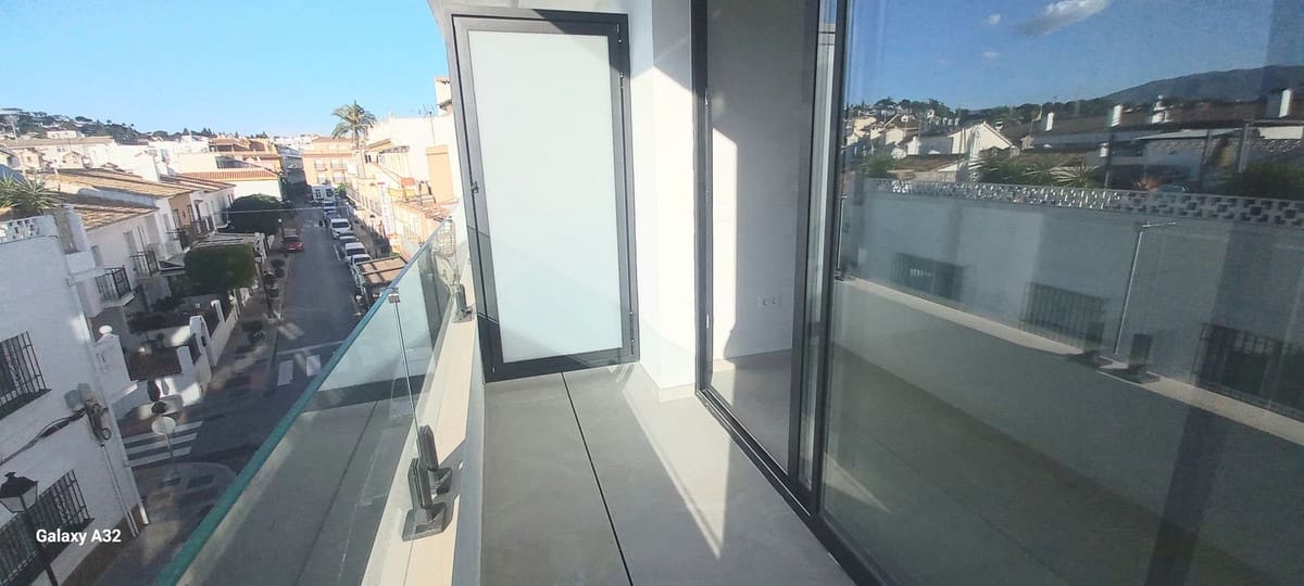 2 bedroom Apartment for sale in La Cala de Mijas - € 390,000 (Ref: 9181949)