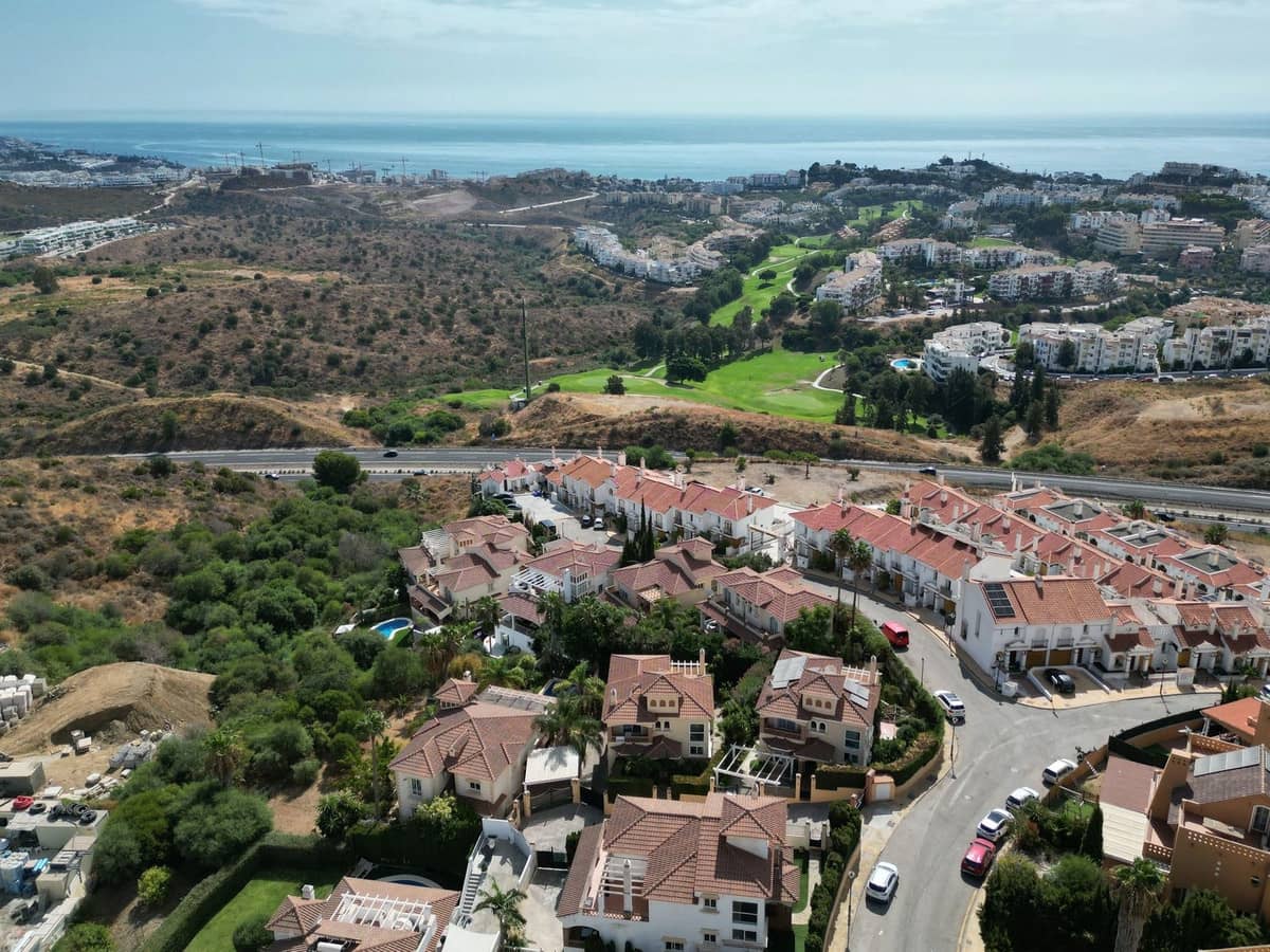 4 soverom Villa til salgs i Riviera del Sol med svømmebasseng garasje - € 995 000 (Ref: 9254421)