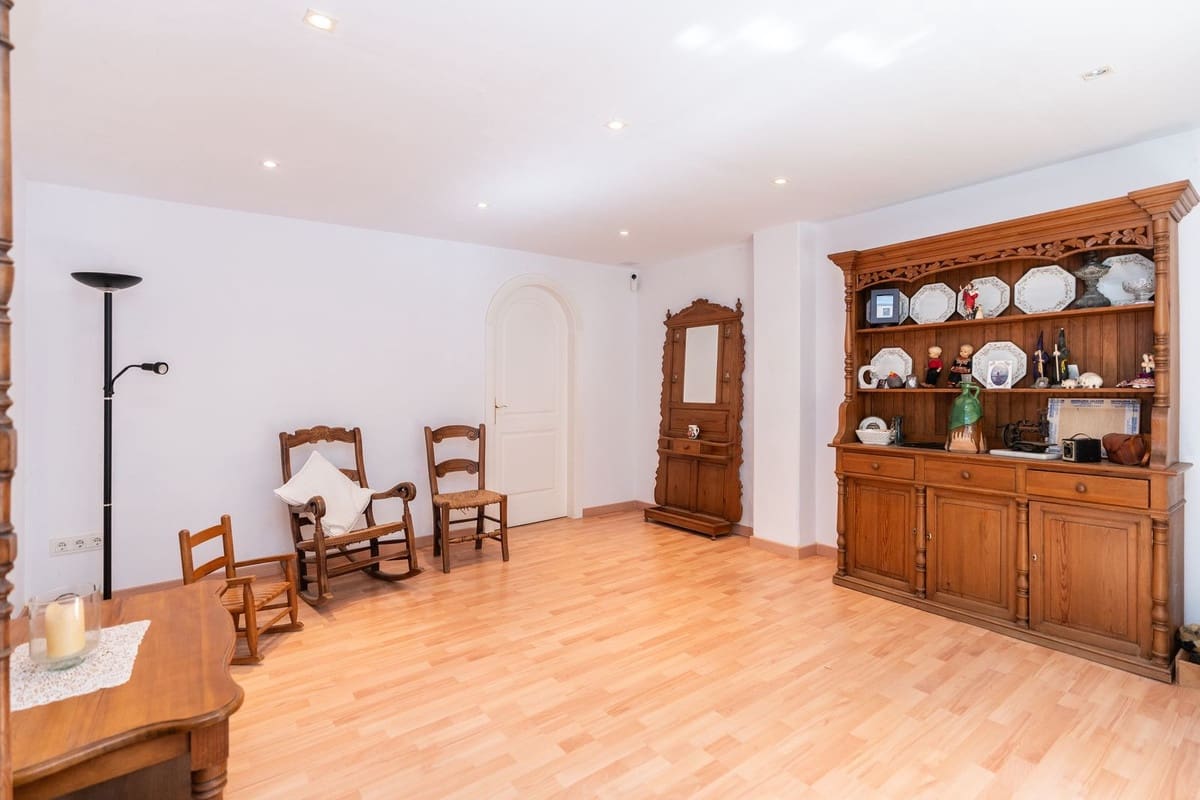 4 Zimmer Villa zu verkaufen in La Cala de Mijas mit Pool Garage - 980.000 € (Ref: 9254421)