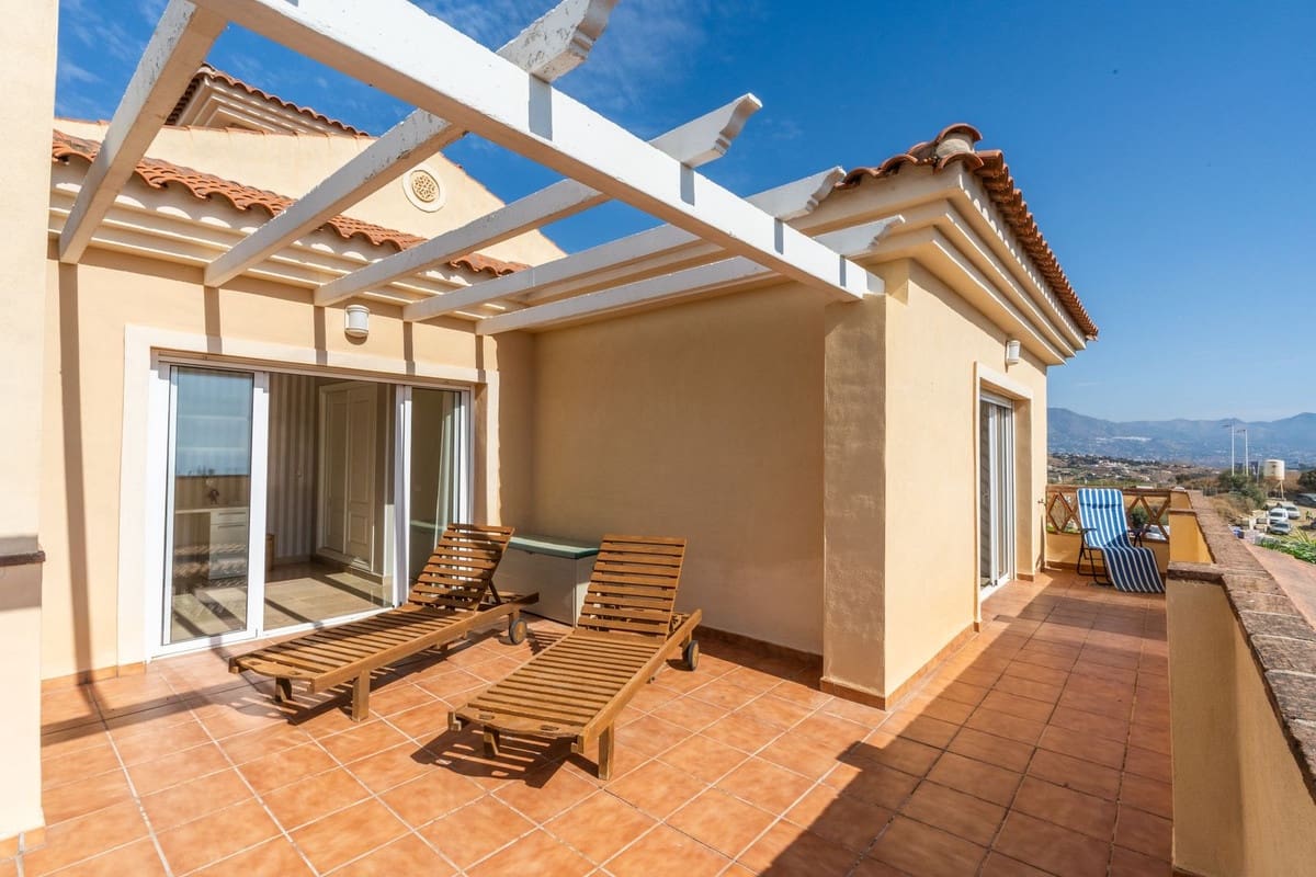 4 sovrum Villa till salu i Riviera del Sol med pool garage - 940 000 € (Ref: 9254421)