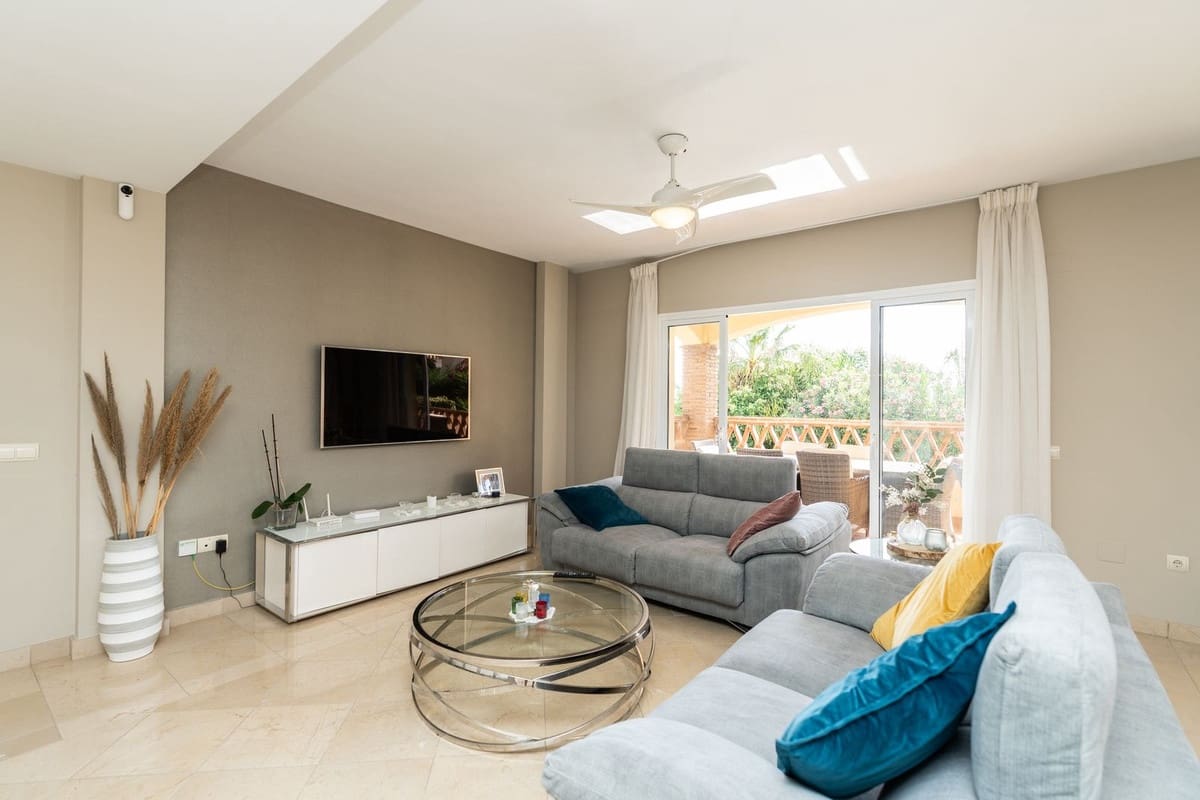 4 sovrum Villa till salu i Riviera del Sol med pool garage - 940 000 € (Ref: 9254421)