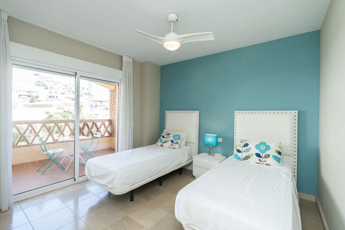 4 sovrum Villa till salu i Riviera del Sol med pool garage - 940 000 € (Ref: 9254421)