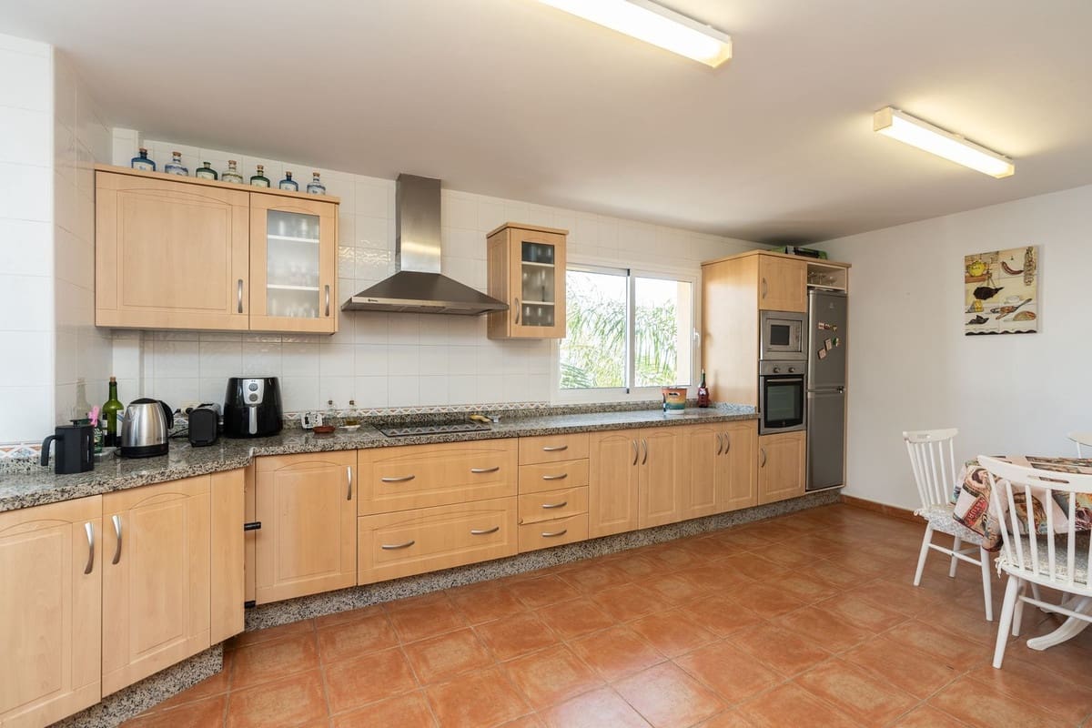 4 sovrum Villa till salu i Riviera del Sol med pool garage - 940 000 € (Ref: 9254421)
