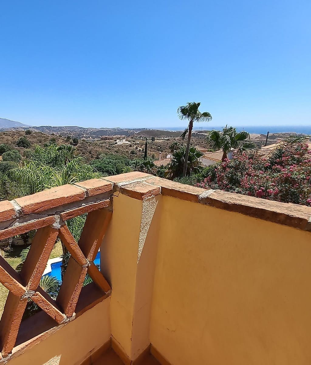 4 sovrum Villa till salu i Riviera del Sol med pool garage - 940 000 € (Ref: 9254421)