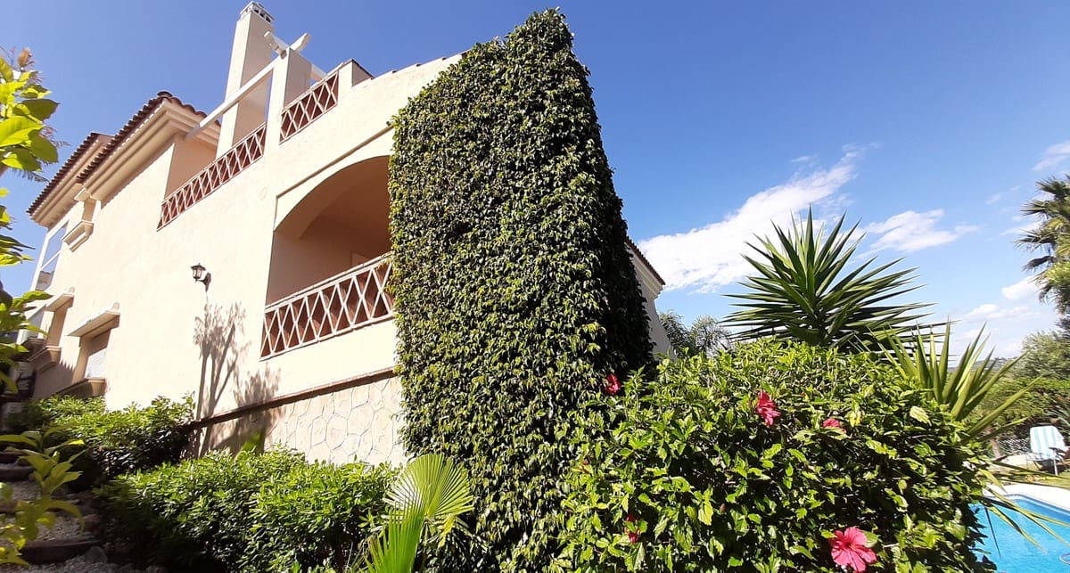 4 sovrum Villa till salu i Riviera del Sol med pool garage - 940 000 € (Ref: 9254421)