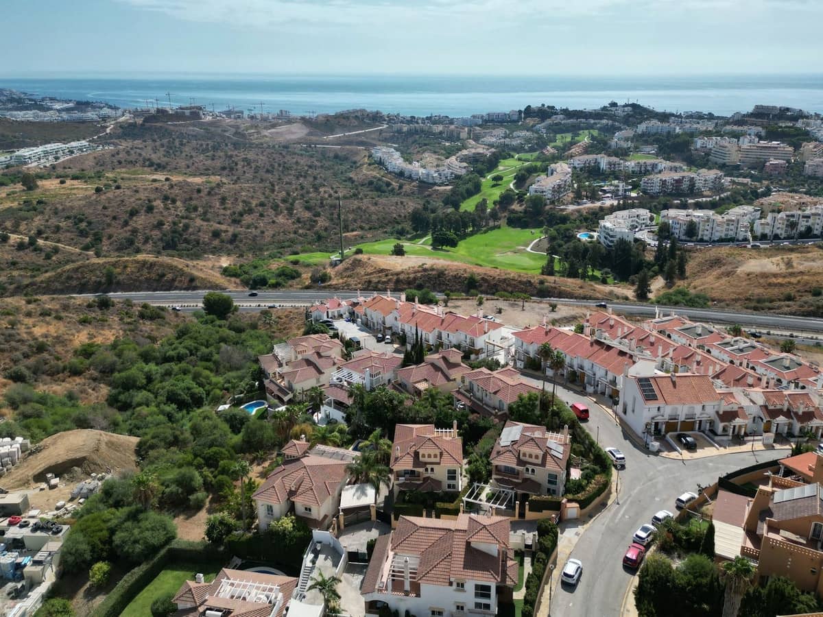 4 sovrum Villa till salu i Riviera del Sol med pool garage - 940 000 € (Ref: 9254421)