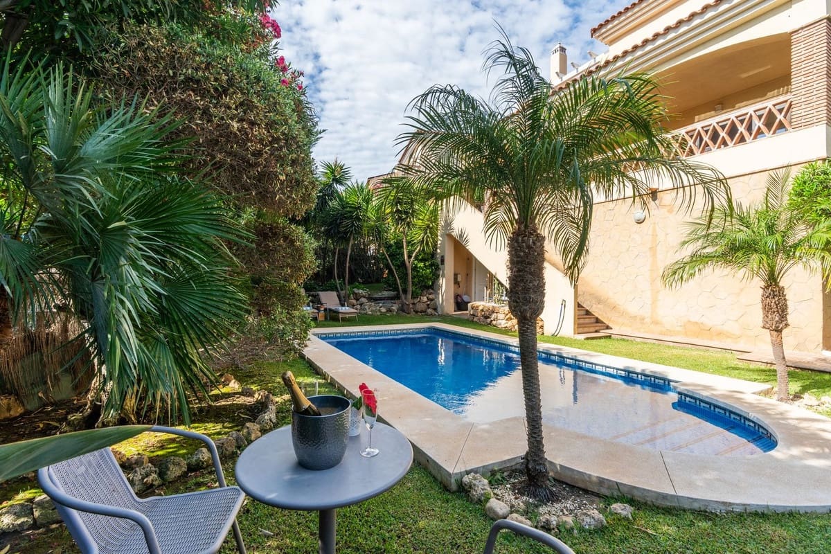 4 sovrum Villa till salu i Riviera del Sol med pool garage - 940 000 € (Ref: 9254421)