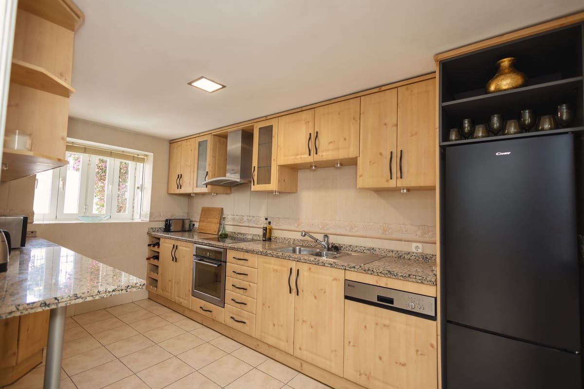 4 sypialnia Dom na sprzedaż w Riviera del Sol z basenem garażem - 675 000 € (Ref: 9528905)