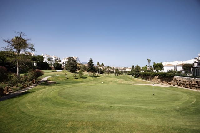 4 sypialnia Dom na sprzedaż w Riviera del Sol, Mijas z basenem garażem - 650 000 € (Ref: 9528905)