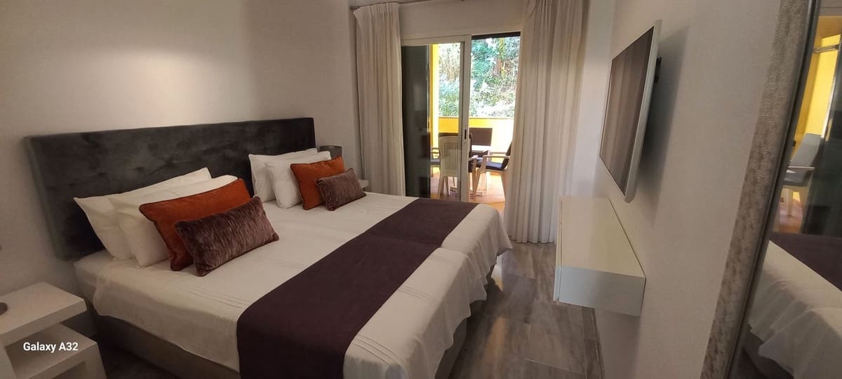 2 soveværelse Lejlighed til salg i Riviera del Sol med swimmingpool garage - € 350.000 (Ref: 9539904)