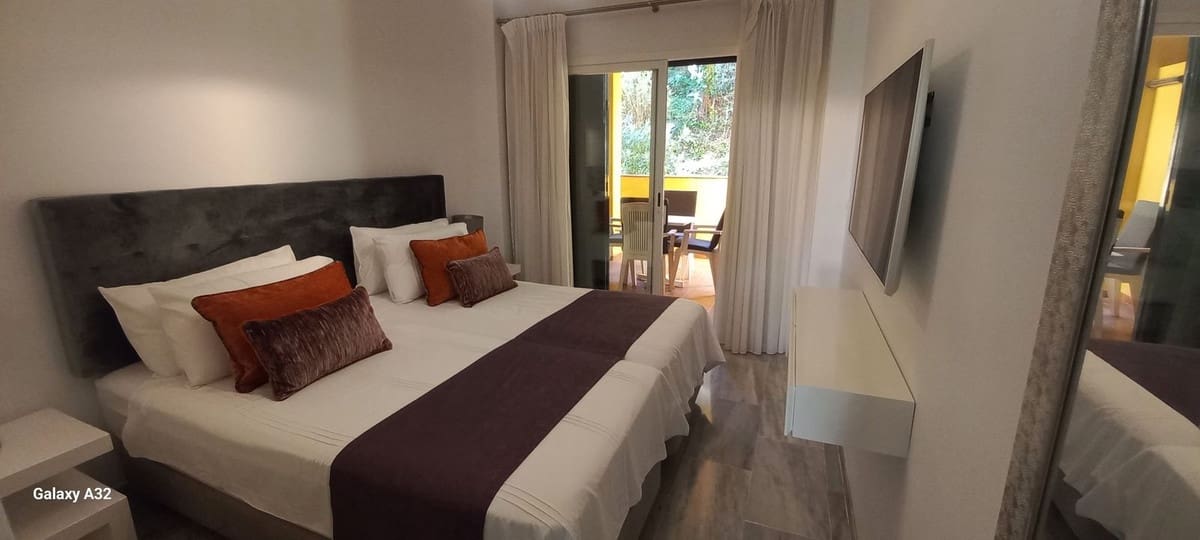 2 soveværelse Lejlighed til salg i Riviera del Sol med swimmingpool garage - € 350.000 (Ref: 9539904)