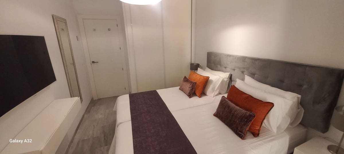 2 soveværelse Lejlighed til salg i Riviera del Sol med swimmingpool garage - € 350.000 (Ref: 9539904)