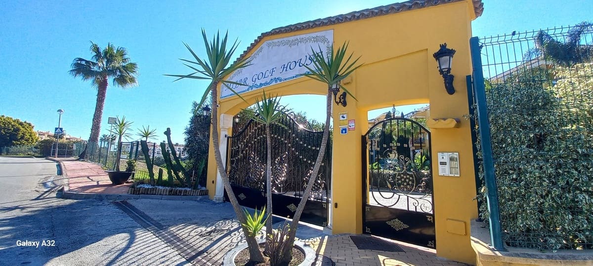2 soveværelse Lejlighed til salg i Riviera del Sol med swimmingpool garage - € 350.000 (Ref: 9539904)