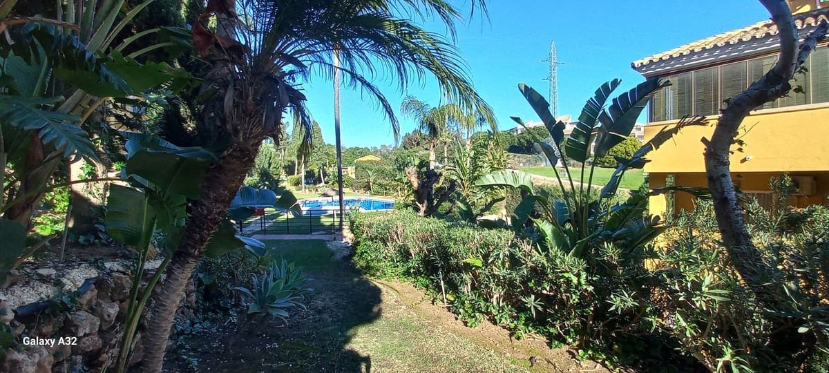 2 soveværelse Lejlighed til salg i Riviera del Sol med swimmingpool garage - € 350.000 (Ref: 9539904)