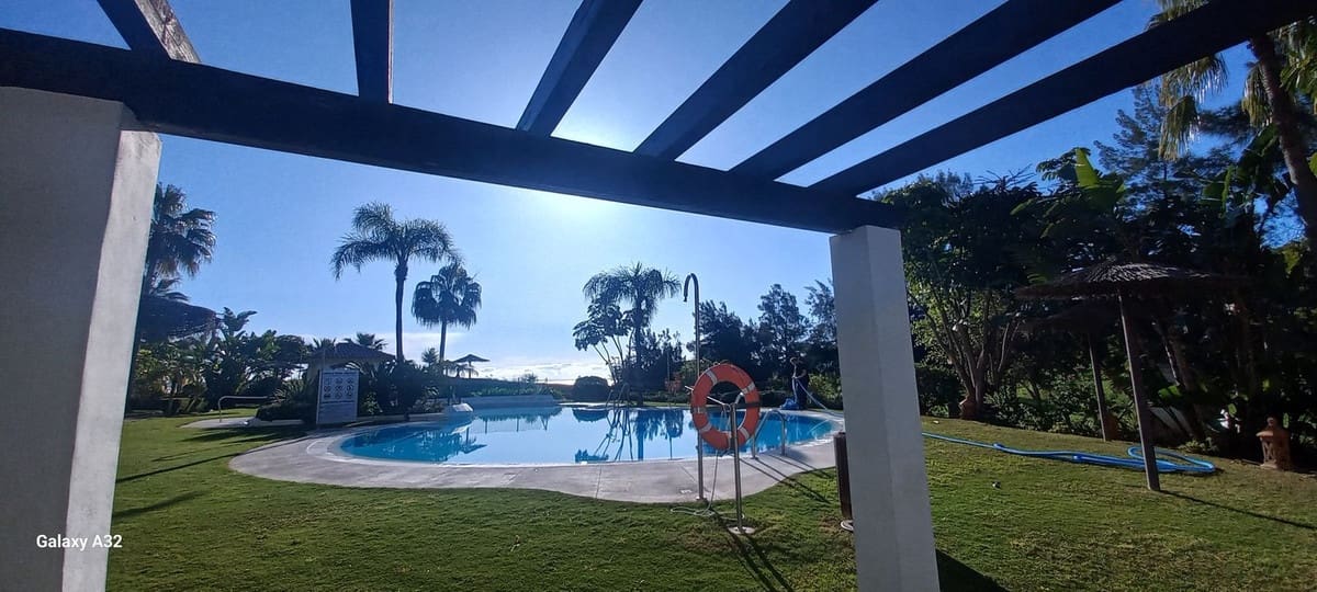 2 Zimmer Apartment zu verkaufen in La Cala de Mijas mit Pool Garage - 310.000 € (Ref: 9714337)