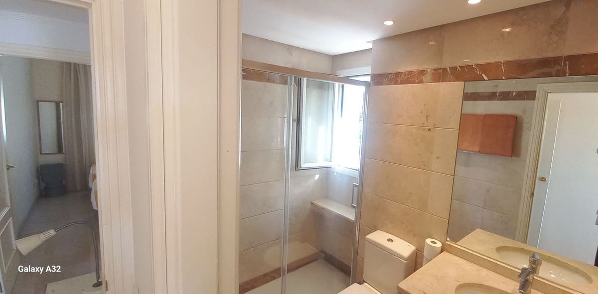 2 Zimmer Apartment zu verkaufen in La Cala de Mijas mit Pool Garage - 310.000 € (Ref: 9714337)