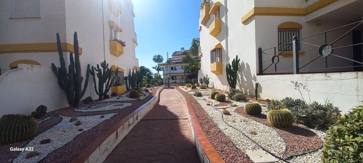 2 Zimmer Apartment zu verkaufen in La Cala de Mijas mit Pool Garage - 310.000 € (Ref: 9714337)