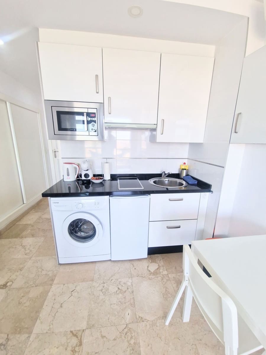 1 bedroom Studio for sale in Torremolinos with pool garage - € 420,000 (Ref: 9861017)