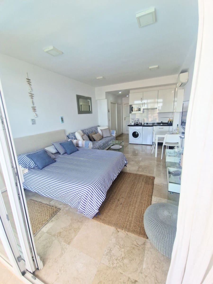 1 bedroom Studio for sale in Torremolinos with pool garage - € 420,000 (Ref: 9861017)