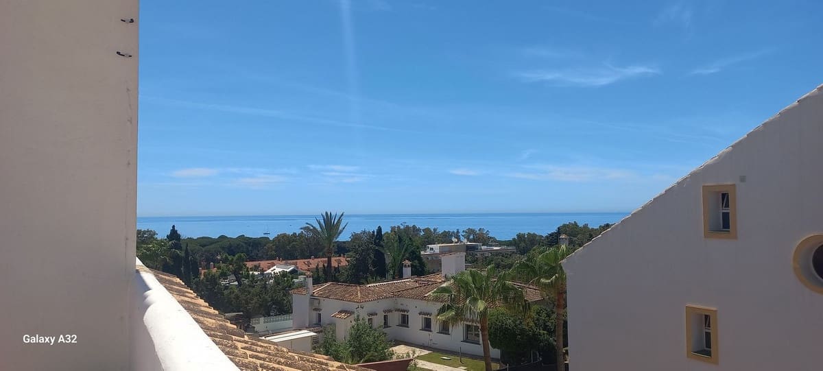 3 Zimmer Apartment zu verkaufen in Carib Playa mit Pool Garage - 630.000 € (Ref: 9872113)