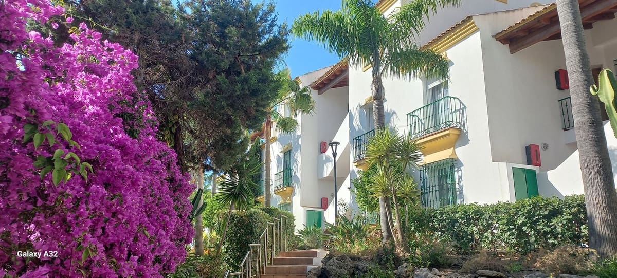 3 bedroom Apartment for sale in Carib Playa with pool garage - € 630,000 (Ref: 9872113)
