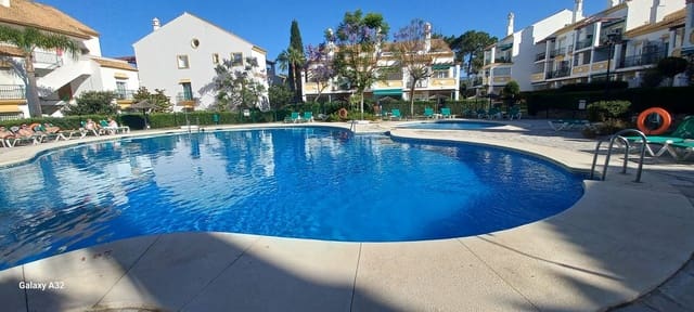 3 soveværelse Lejlighed til salg i Carib Playa, Marbella med swimmingpool garage - € 630.000 (Ref: 9872113)