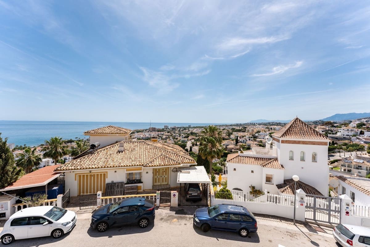 2 makuuhuone Huoneisto myytävänä paikassa Riviera del Sol mukana uima-altaan 
autotalli - 310 000 € (Ref: 9898474)