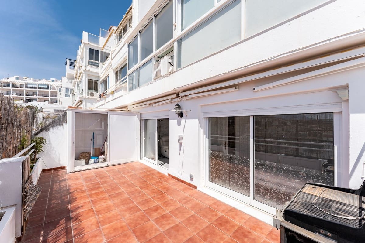 2 makuuhuone Huoneisto myytävänä paikassa Riviera del Sol mukana uima-altaan 
autotalli - 310 000 € (Ref: 9898474)