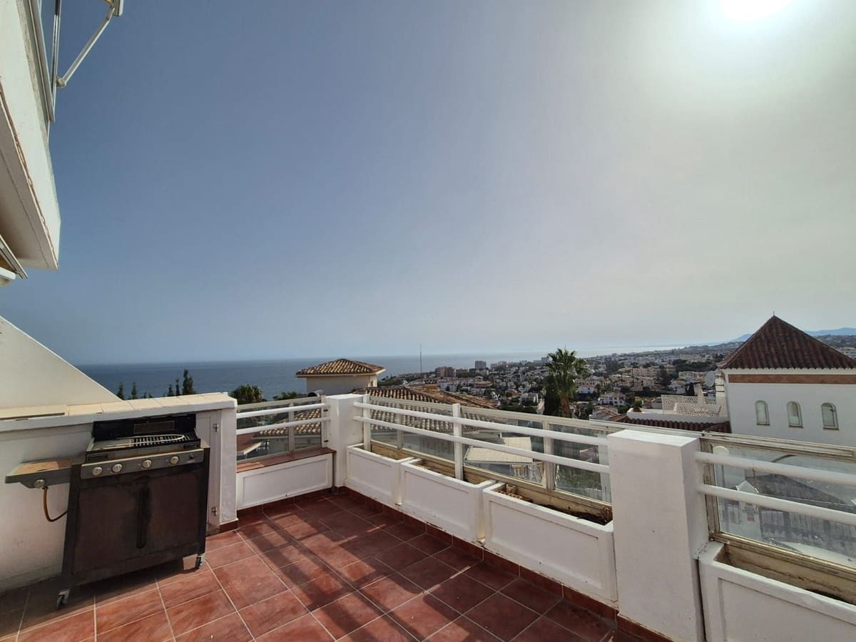 2 soverom Leilighet til salgs i Riviera del Sol med svømmebasseng garasje - € 310 000 (Ref: 9898474)