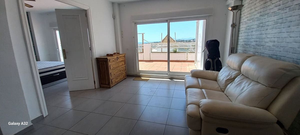 2 soverom Leilighet til salgs i Riviera del Sol med svømmebasseng garasje - € 310 000 (Ref: 9898474)