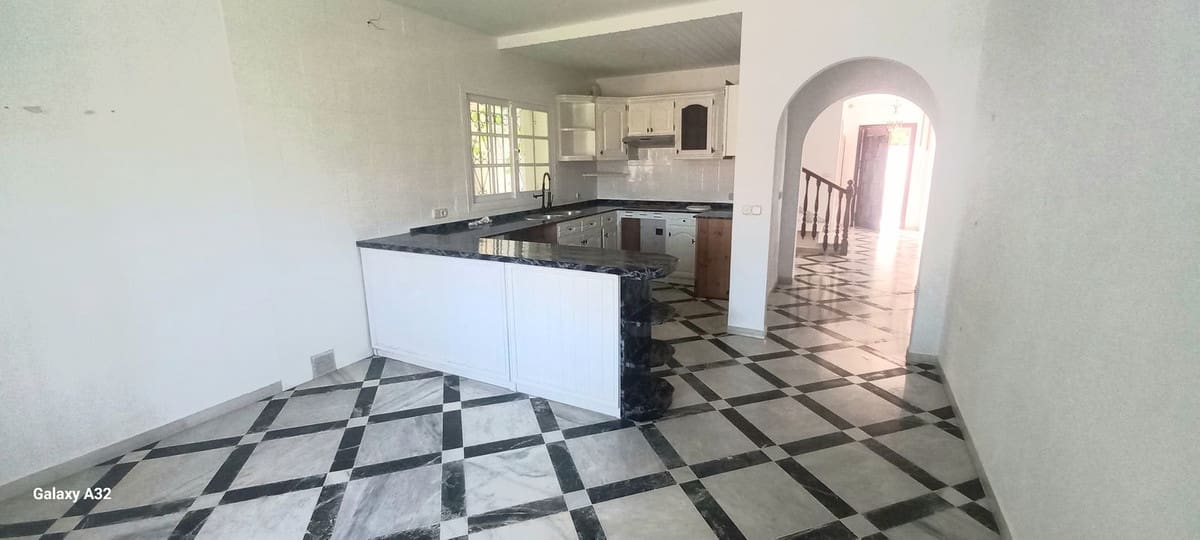 5 slaapkamer Villa te koop in Torrenueva met zwembad garage - € 1.230.000 (Ref: 9911550)
