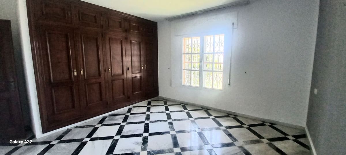 5 slaapkamer Villa te koop in Torrenueva met zwembad garage - € 1.230.000 (Ref: 9911550)