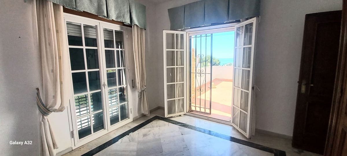 5 slaapkamer Villa te koop in Torrenueva met zwembad garage - € 1.230.000 (Ref: 9911550)