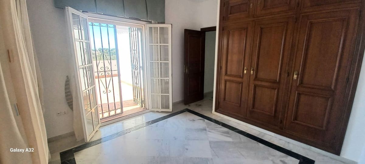 5 slaapkamer Villa te koop in Torrenueva met zwembad garage - € 1.230.000 (Ref: 9911550)