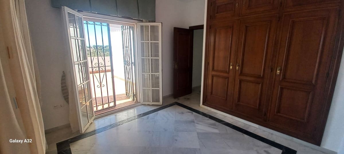 5 slaapkamer Villa te koop in Torrenueva met zwembad garage - € 1.230.000 (Ref: 9911550)
