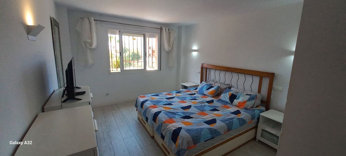 2 soveværelse Lejlighed til salg i La Reserva med swimmingpool garage - € 365.000 (Ref: 9972300)